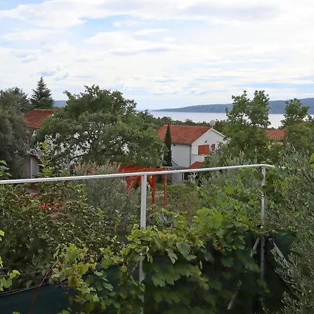 Apartments With Parking Space Pinezici, Krk - 18967 Apartman Vrh