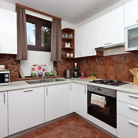 Apartments With Parking Space Pinezici, Krk - 18967 Apartman *
