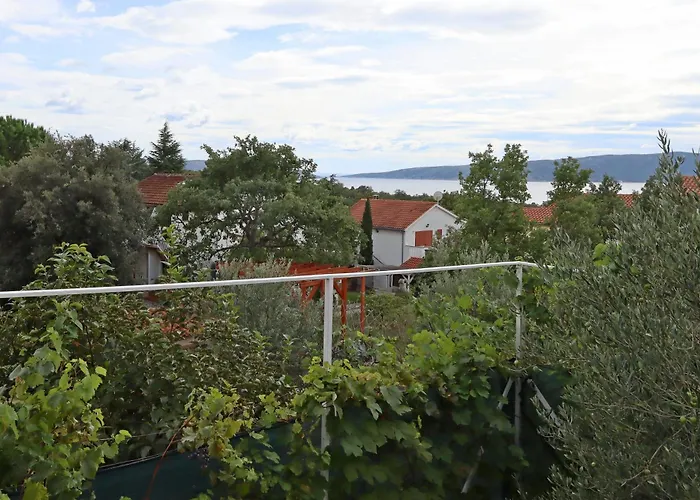 Apartments With Parking Space Pinezici, Krk - 18967 Apartman Vrh