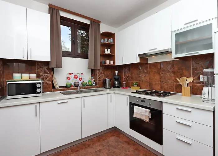 Apartments With Parking Space Pinezici, Krk - 18967 Apartman *