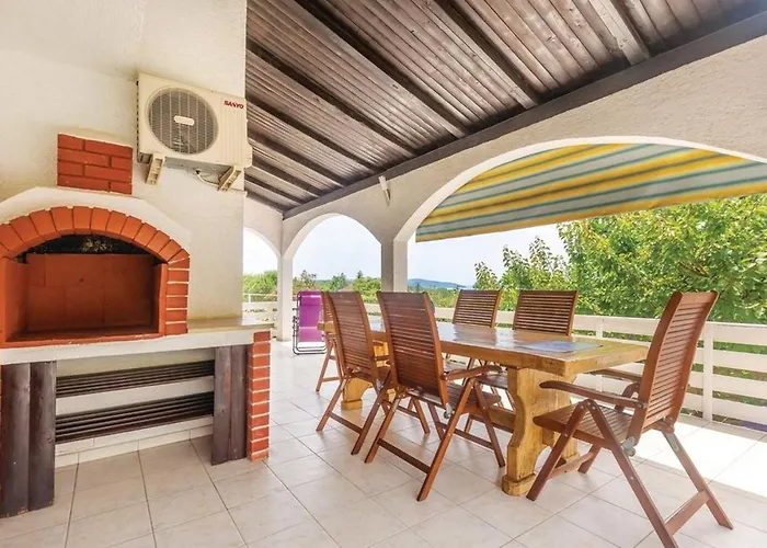 Apartmán With Parking Space Pinezici, Krk - 18967 Vrh (Krk)