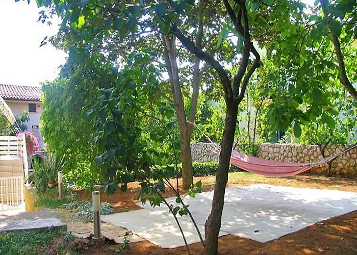 Apartmán With Parking Space Pinezici, Krk - 18967 Vrh (Krk)